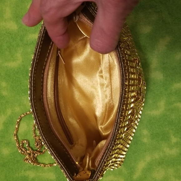 Liquid gold handbag - Picture 7 of 11